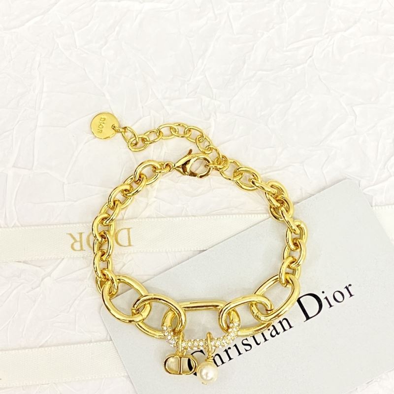 chr1st1an D10r bracelets